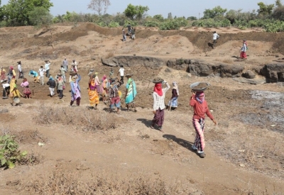 MGNREGA fraud worth Rs 3 crore unearthed in Gujarat, 4 booked | MGNREGA fraud worth Rs 3 crore unearthed in Gujarat, 4 booked MGNREGA fraud worth Rs 3 crore unearthed in Gujarat, 4 booked | MGNREGA fraud worth Rs 3 crore unearthed in Gujarat, 4 booked