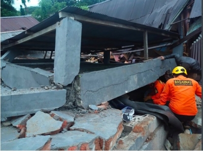 7.5-magnitude quake strikes Indonesia, tsunami alert issued | 7.5-magnitude quake strikes Indonesia, tsunami alert issued