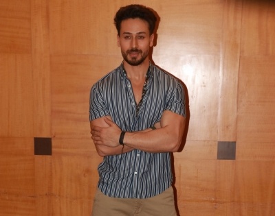 Tiger Shroff joins 'Sunfeast India Run As One' initiative | Tiger Shroff joins 'Sunfeast India Run As One' initiative
