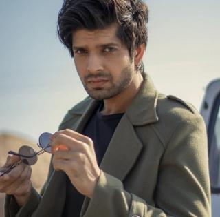 Hitesh Bharadwaj injures himself on the sets of 'Udaariyaan', keeps shooting | Hitesh Bharadwaj injures himself on the sets of 'Udaariyaan', keeps shooting