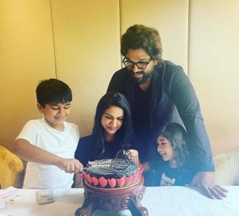 Allu Arjun and Sneha celebrate their 11th wedding anniversary | Allu Arjun and Sneha celebrate their 11th wedding anniversary