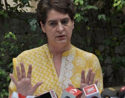 Cong banking on Priyanka's 'woman' card in tough UP turf | Cong banking on Priyanka's 'woman' card in tough UP turf