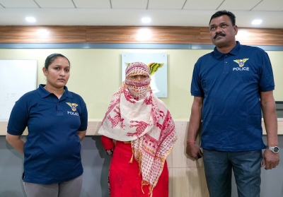 Conman Kiran Patel's wife held for illegally occupying senior citizen's bungalow | Conman Kiran Patel's wife held for illegally occupying senior citizen's bungalow