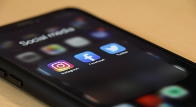 Women spending 1/6th of their day on social media: Survey | Women spending 1/6th of their day on social media: Survey Women spending 1/6th of their day on social media: Survey | Women spending 1/6th of their day on social media: Survey