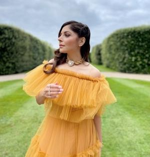 Kanika Kapoor's new song 'Jhanjhar' out | Kanika Kapoor's new song 'Jhanjhar' out