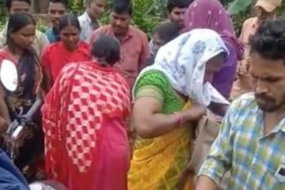 Minor brothers thrashed, tonsured, paraded in UP village; four arrested | Minor brothers thrashed, tonsured, paraded in UP village; four arrested Minor brothers thrashed, tonsured, paraded in UP village; four arrested | Minor brothers thrashed, tonsured, paraded in UP village; four arrested