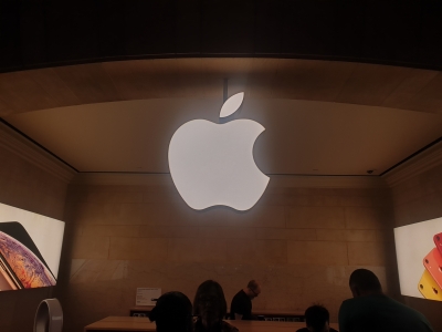 Apple raises starting salary for retail workers amid unionisation push | Apple raises starting salary for retail workers amid unionisation push