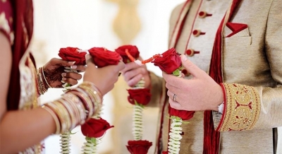 Father marries his son's ex-wife in UP | Father marries his son's ex-wife in UP
