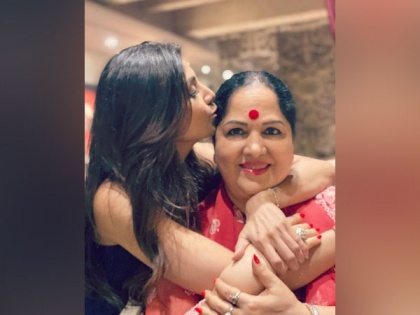Shilpa Shetty shares heart-warming picture, pens note to wish mother on birthday | Shilpa Shetty shares heart-warming picture, pens note to wish mother on birthday