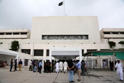 Pak Assembly passes resolution to publicly hang child sexual abusers | Pak Assembly passes resolution to publicly hang child sexual abusers Pak Assembly passes resolution to publicly hang child sexual abusers | Pak Assembly passes resolution to publicly hang child sexual abusers