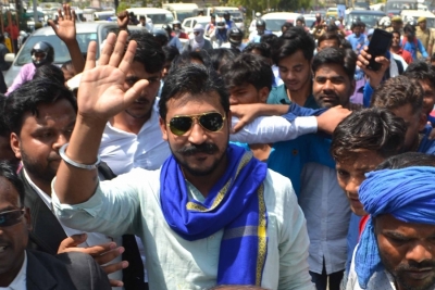 Azad to SC: Home Ministry, UP govt colluded to block roads around Shaheen Bagh | Azad to SC: Home Ministry, UP govt colluded to block roads around Shaheen Bagh Azad to SC: Home Ministry, UP govt colluded to block roads around Shaheen Bagh | Azad to SC: Home Ministry, UP govt colluded to block roads around Shaheen Bagh