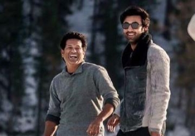 Sachin plays cricket with Ranbir in old pic shared by Neetu Kapoor | Sachin plays cricket with Ranbir in old pic shared by Neetu Kapoor Sachin plays cricket with Ranbir in old pic shared by Neetu Kapoor | Sachin plays cricket with Ranbir in old pic shared by Neetu Kapoor