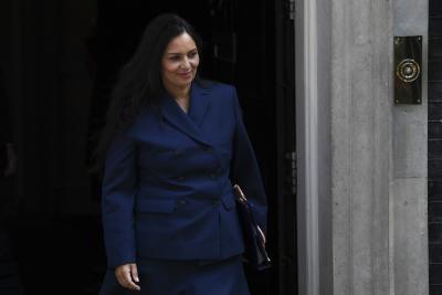 UK to issue blue passports after decades | UK to issue blue passports after decades