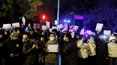 'A4 revolution' in China: Blank sheets of paper have become iconic in protests | 'A4 revolution' in China: Blank sheets of paper have become iconic in protests