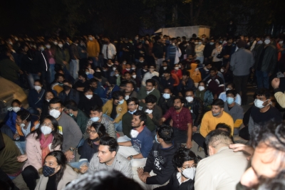 Delhi's striking resident doctors call for total medical service shutdown | Delhi's striking resident doctors call for total medical service shutdown