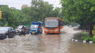 Heavy rains lash Delhi-NCR, record breached | Heavy rains lash Delhi-NCR, record breached