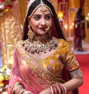 How Akshita Mudgal managed to wear a 28-kg lehenga for wedding sequence in 'Iss Mod Se Jaate Hain' | How Akshita Mudgal managed to wear a 28-kg lehenga for wedding sequence in 'Iss Mod Se Jaate Hain'