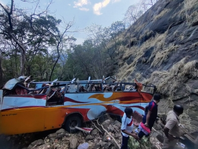 12 passengers dead as bus plunges into gorge on Mumbai-Pune highway | 12 passengers dead as bus plunges into gorge on Mumbai-Pune highway