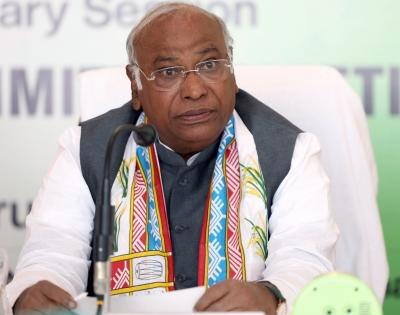 Kharge extends Holi greetings to people | Kharge extends Holi greetings to people