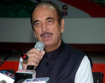 Congress leader Ghulam Nabi Azad awarded Padma Bhushan | Congress leader Ghulam Nabi Azad awarded Padma Bhushan