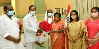 Telangana CM greets Guv Soundararajan on birthday | Telangana CM greets Guv Soundararajan on birthday
