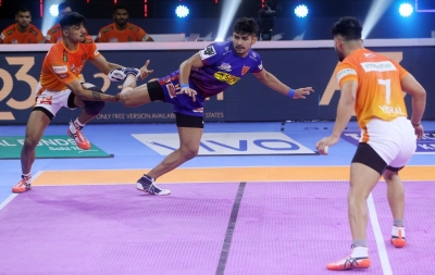 PKL: Naveen Kumar shines in Dabang Delhi's win | PKL: Naveen Kumar shines in Dabang Delhi's win PKL: Naveen Kumar shines in Dabang Delhi's win | PKL: Naveen Kumar shines in Dabang Delhi's win