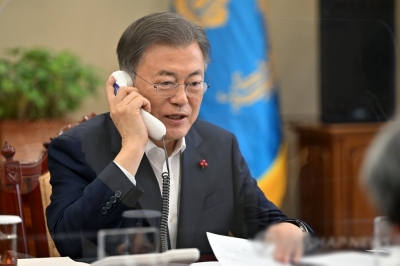 President Moon calls nuclear power main source of electricity over next 60 years | President Moon calls nuclear power main source of electricity over next 60 years