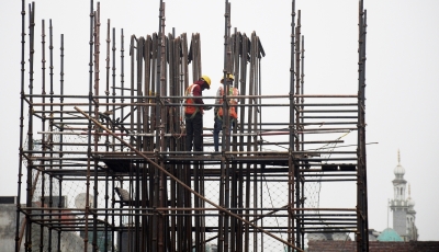 Labour Ministry asks states to ensure protection to construction, mine workers amid rising heat wave conditions | Labour Ministry asks states to ensure protection to construction, mine workers amid rising heat wave conditions