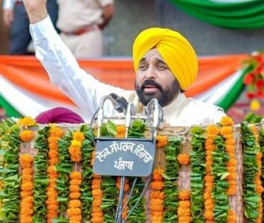 Punjab CM asks people to join hands, wage war against social maladies | Punjab CM asks people to join hands, wage war against social maladies