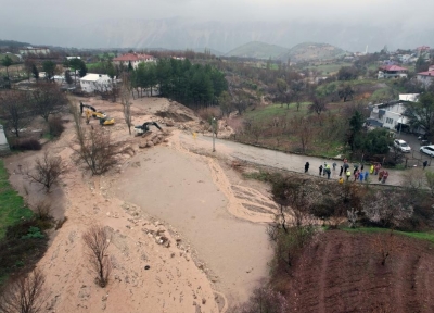 17 rescued as floods ravage Turkey's Black Sea region | 17 rescued as floods ravage Turkey's Black Sea region
