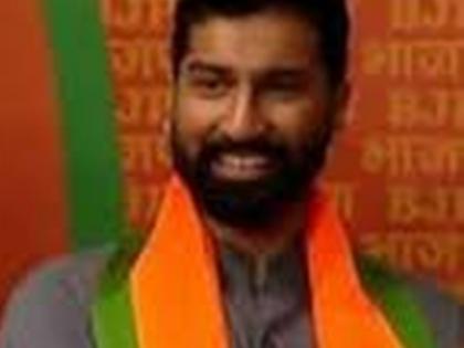 Puthuppally bypoll campaign: Father Antony for Cong, son Anil for BJP | Puthuppally bypoll campaign: Father Antony for Cong, son Anil for BJP Puthuppally bypoll campaign: Father Antony for Cong, son Anil for BJP | Puthuppally bypoll campaign: Father Antony for Cong, son Anil for BJP