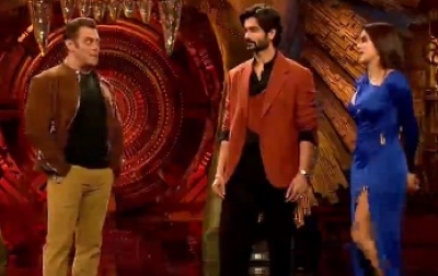 'Bigg Boss 16': Janhvi Kapoor mimics Abdu Rozik, Archana Gautam | 'Bigg Boss 16': Janhvi Kapoor mimics Abdu Rozik, Archana Gautam 'Bigg Boss 16': Janhvi Kapoor mimics Abdu Rozik, Archana Gautam | 'Bigg Boss 16': Janhvi Kapoor mimics Abdu Rozik, Archana Gautam