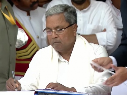 Siddaramaiah takes oath as 24th CM of K'taka | Siddaramaiah takes oath as 24th CM of K'taka