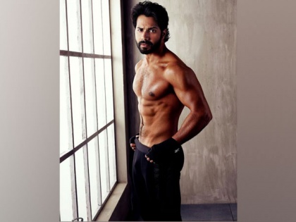 Varun Dhawan flaunts his chiselled physique in a new post | Varun Dhawan flaunts his chiselled physique in a new post