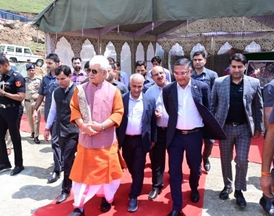 J&K administration ready to listen to every citizen: L-G | J&K administration ready to listen to every citizen: L-G