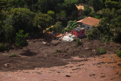 Brazilian mining giant agrees to pay $7bn for dam disaster | Brazilian mining giant agrees to pay $7bn for dam disaster