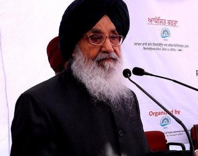 Show magnanimity on farm laws, Badal tells Modi | Show magnanimity on farm laws, Badal tells Modi Show magnanimity on farm laws, Badal tells Modi | Show magnanimity on farm laws, Badal tells Modi