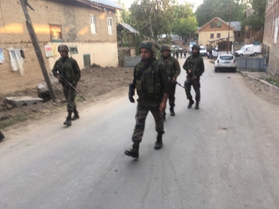 Gunfight breaks out in Kashmir's Anantnag | Gunfight breaks out in Kashmir's Anantnag