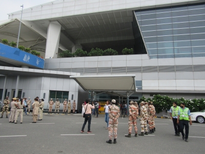 Hoax call sparks bomb scare at Delhi airport | Hoax call sparks bomb scare at Delhi airport