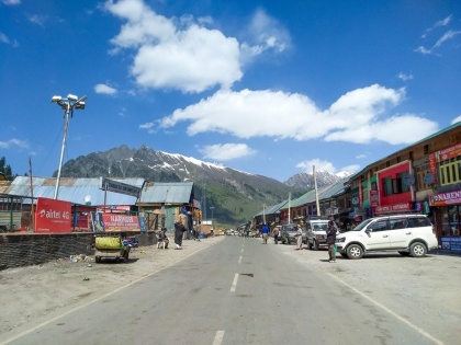 Taxi rates fixed in J&K's Sonamarg to facilitate tourists | Taxi rates fixed in J&K's Sonamarg to facilitate tourists