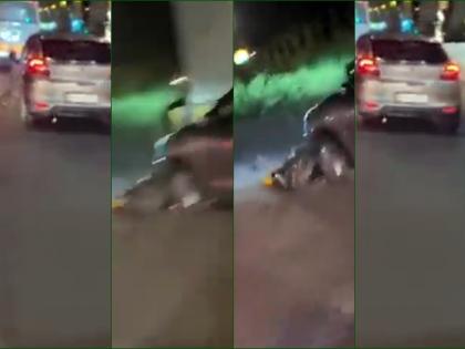Car drags bikers for 3 km on busy Nagpur road, survivors admitted to hospital | Car drags bikers for 3 km on busy Nagpur road, survivors admitted to hospital Car drags bikers for 3 km on busy Nagpur road, survivors admitted to hospital | Car drags bikers for 3 km on busy Nagpur road, survivors admitted to hospital