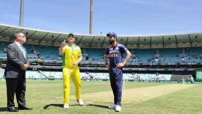 1st ODI: Australia opt to bat against India | 1st ODI: Australia opt to bat against India