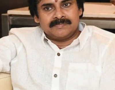Pawan Kalyan unhurt in stone attack during poll rally | Pawan Kalyan unhurt in stone attack during poll rally Pawan Kalyan unhurt in stone attack during poll rally | Pawan Kalyan unhurt in stone attack during poll rally