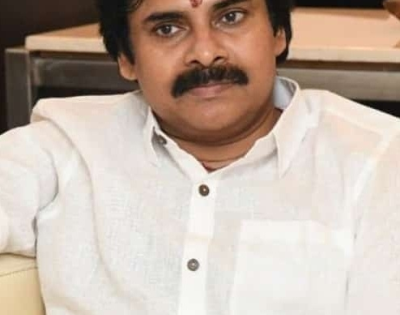 Pawan Kalyan unhurt in stone attack during poll rally | Pawan Kalyan unhurt in stone attack during poll rally