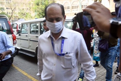 Sacked Mumbai cop Sachin Vaze refused bail again | Sacked Mumbai cop Sachin Vaze refused bail again