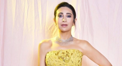 Karisma Kapoor: For me, MOM is Master of Multitasking | Karisma Kapoor: For me, MOM is Master of Multitasking