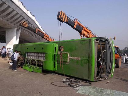 DTC bus overturns in Delhi, no fatalities reported | DTC bus overturns in Delhi, no fatalities reported DTC bus overturns in Delhi, no fatalities reported | DTC bus overturns in Delhi, no fatalities reported