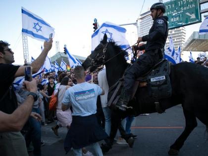 Protesters block highway in Israel after police chief forced to resign | Protesters block highway in Israel after police chief forced to resign