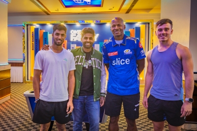 Two-time NBA champion Ray Allen meets Mumbai Indians players during his India visit | Two-time NBA champion Ray Allen meets Mumbai Indians players during his India visit