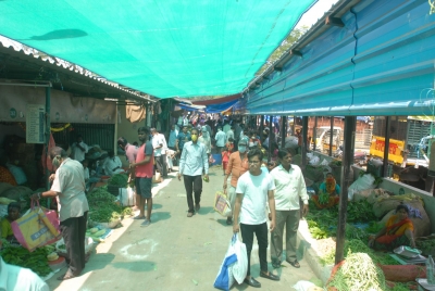 Covid-19: Rlwys offers its land for vegetable market in Andhra | Covid-19: Rlwys offers its land for vegetable market in Andhra Covid-19: Rlwys offers its land for vegetable market in Andhra | Covid-19: Rlwys offers its land for vegetable market in Andhra